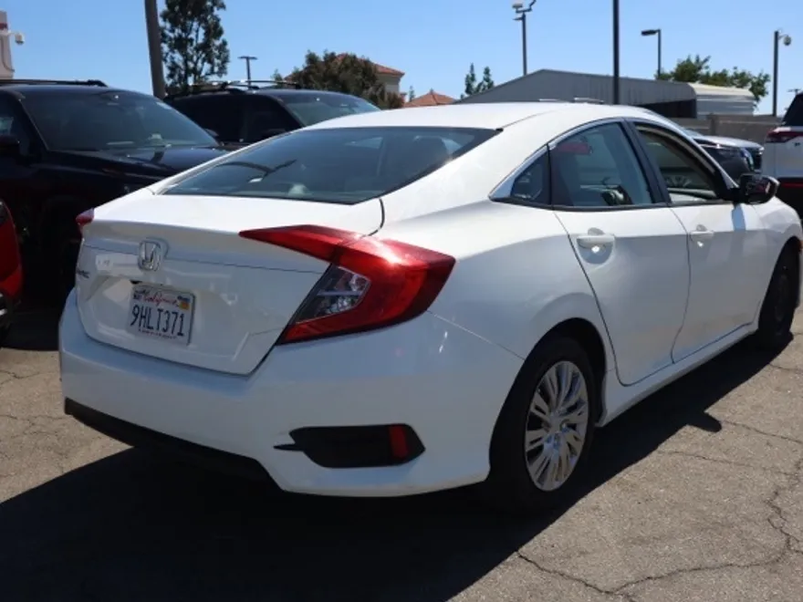 2018 Honda Civic LX photo 1