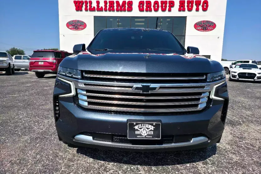 2021 Chevrolet Suburban High Country photo 1