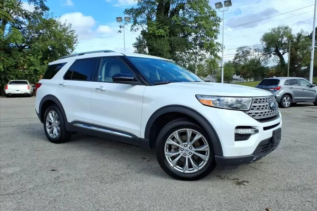 2023 Ford Explorer Limited photo 1