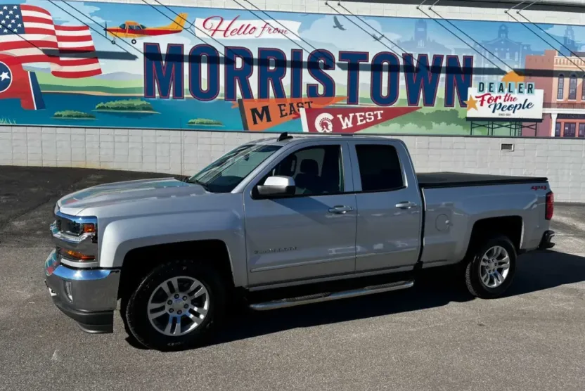 2018 Chevrolet Silverado 1500 LT photo 1