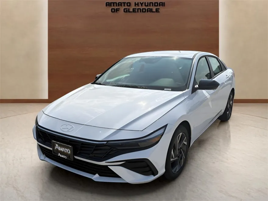 2025 Hyundai Elantra SEL Sport photo 1