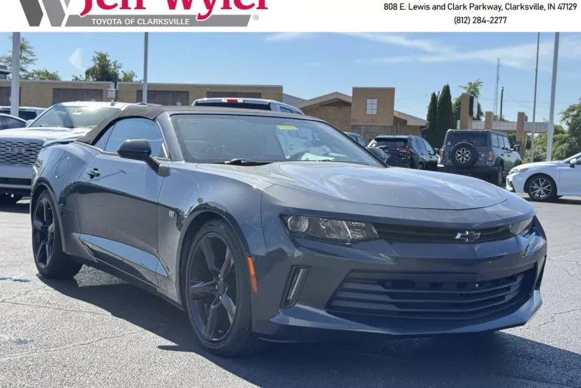2018 Chevrolet Camaro 1LT photo 1