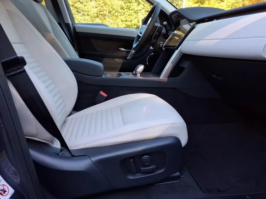 2025 Land Rover Discovery Sport S photo 1