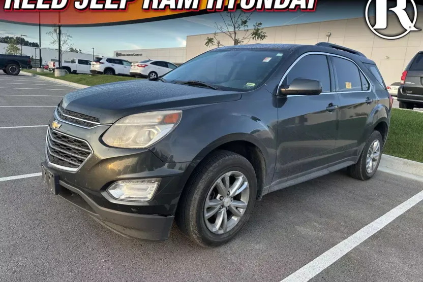 2017 Chevrolet Equinox LT photo 1