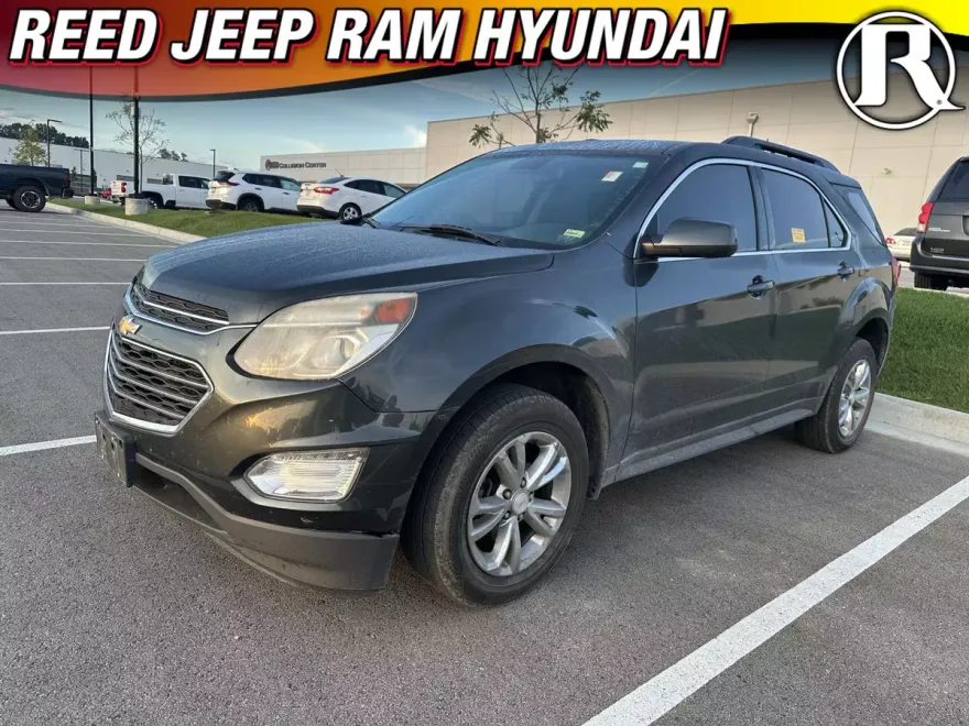 2017 Chevrolet Equinox LT photo 1
