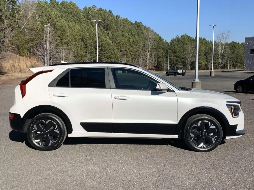 2024 Kia Niro EV Wind photo 1