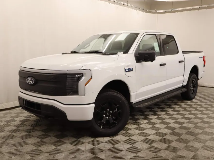 2025 Ford F-150 Lightning XLT photo 1