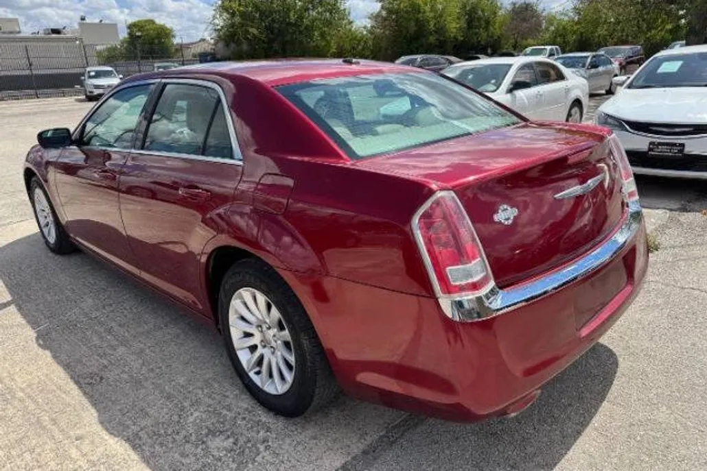 2014 Chrysler 300 Base photo 1