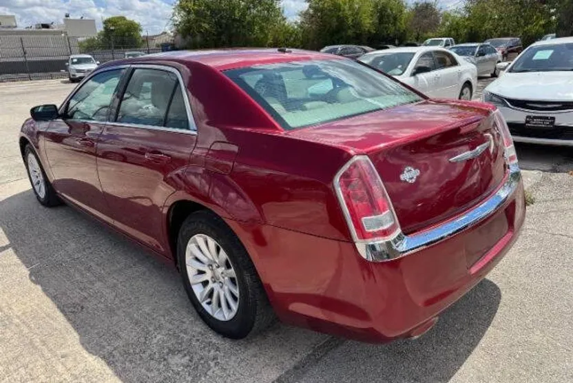 2014 Chrysler 300 Base photo 1