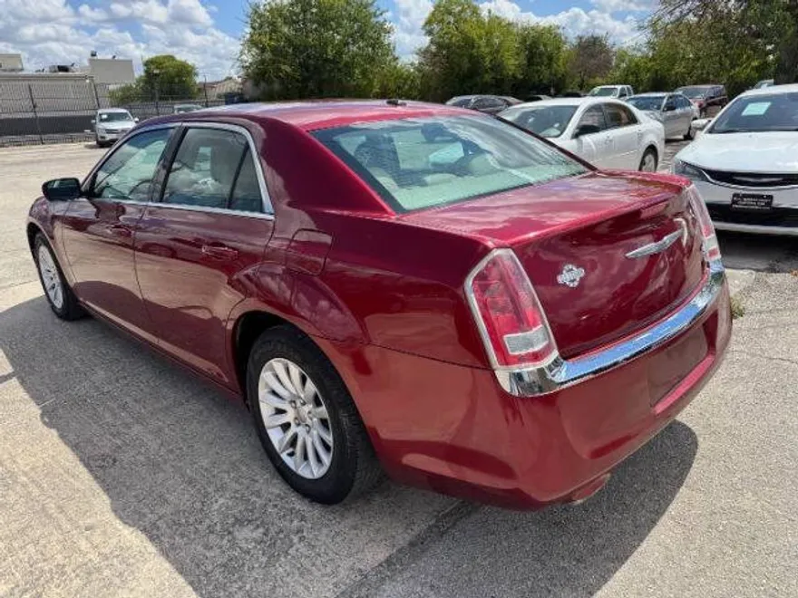 2014 Chrysler 300 Base photo 1
