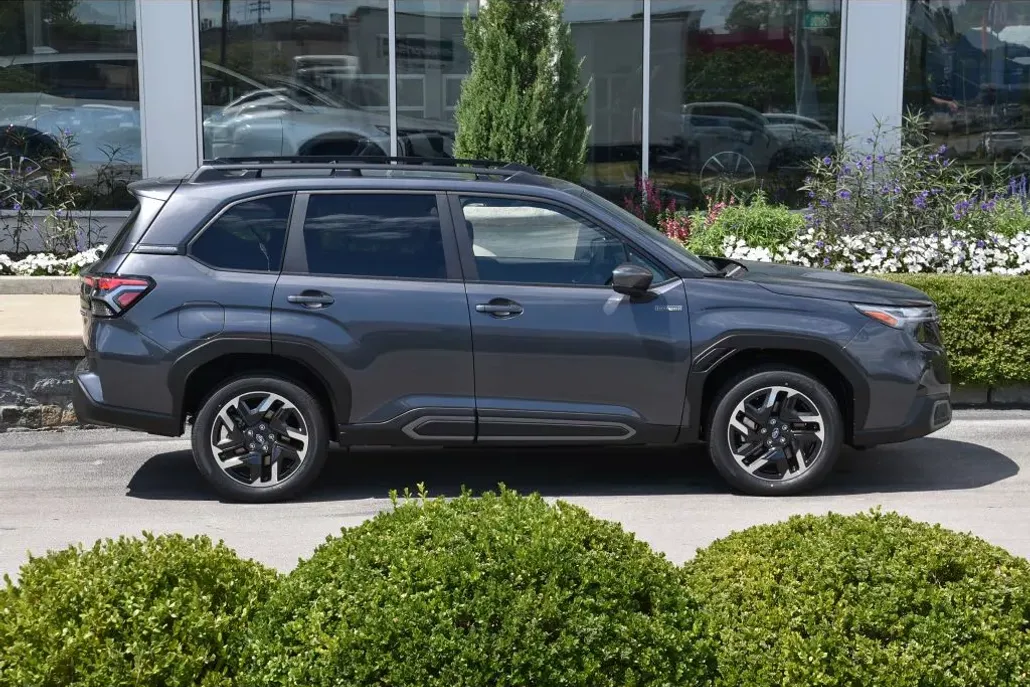 2025 Subaru Forester Limited photo 1