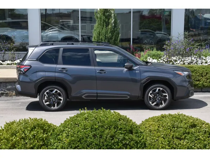2025 Subaru Forester Limited photo 1
