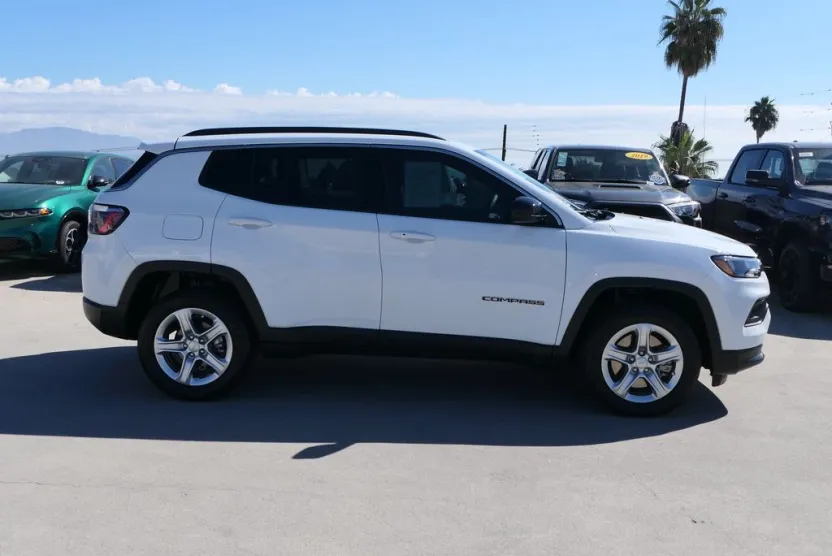 2024 Jeep Compass North Edition Latitude photo 1