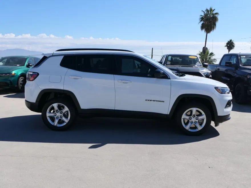 2024 Jeep Compass North Edition Latitude photo 1