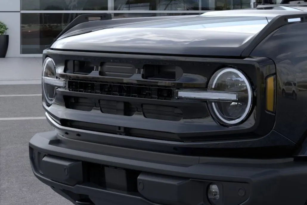2025 Ford Bronco Outer Banks photo 1