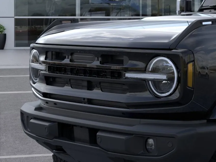 2025 Ford Bronco Outer Banks photo 1
