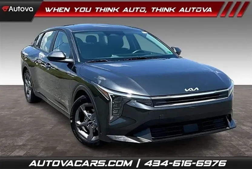 2025 Kia K4 LXS photo 1