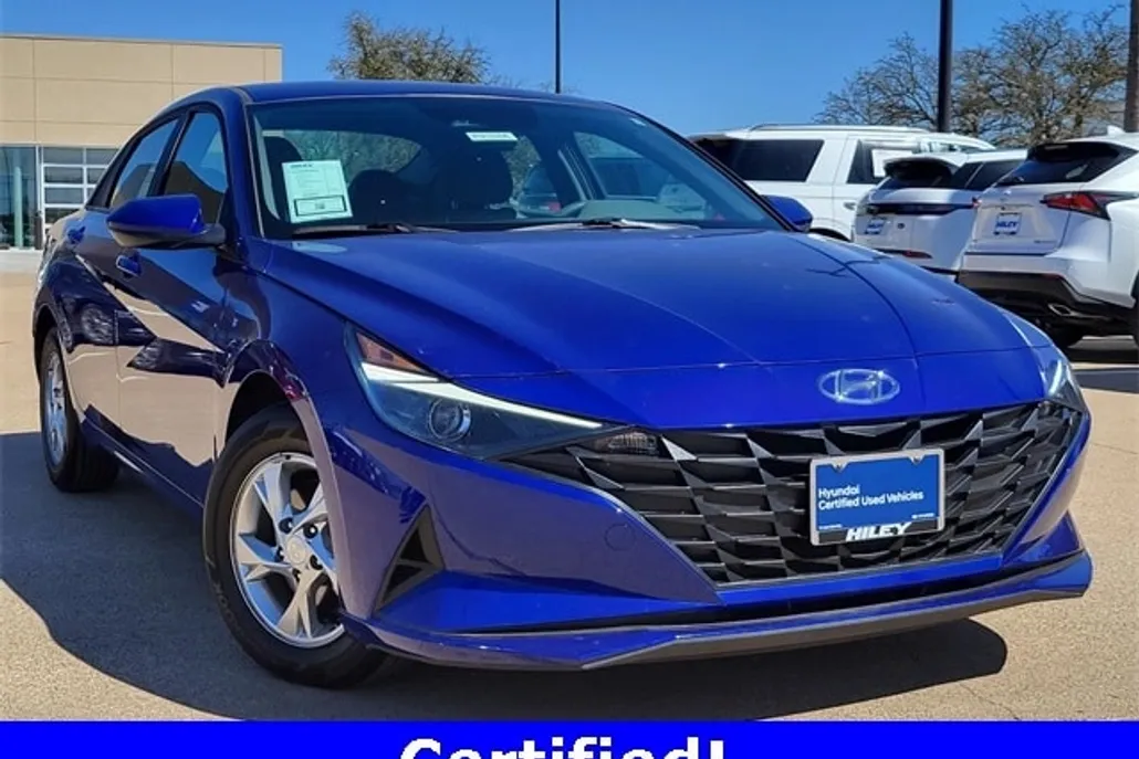 2023 Hyundai Elantra SE photo 1