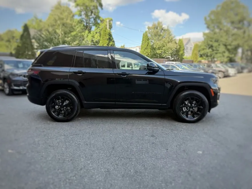 2025 Jeep Grand Cherokee Altitude X photo 1