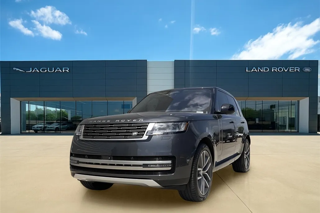 2023 Land Rover Range Rover SE photo 1