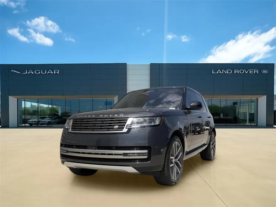 2023 Land Rover Range Rover SE photo 1