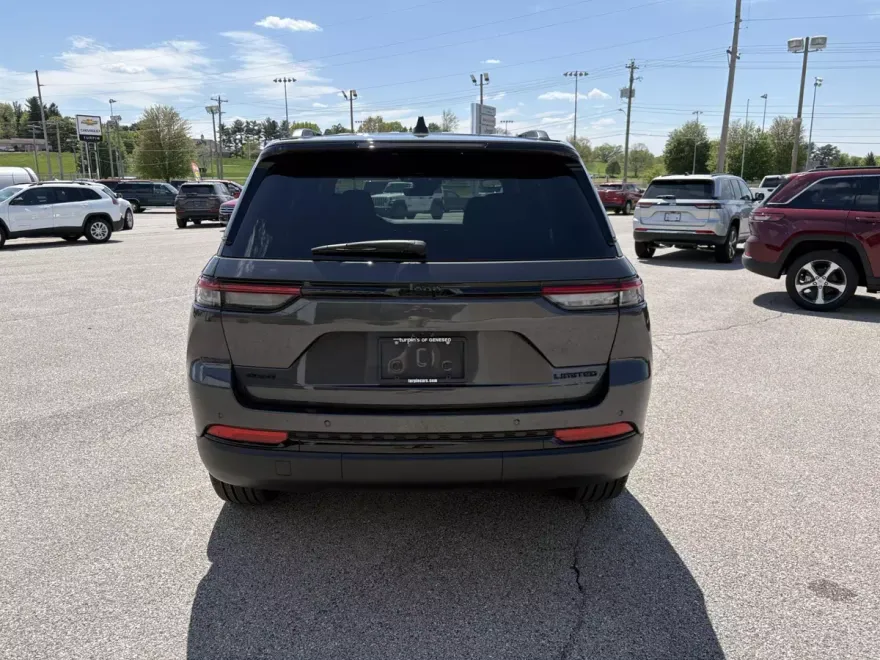 2025 Jeep Grand Cherokee Limited photo 1