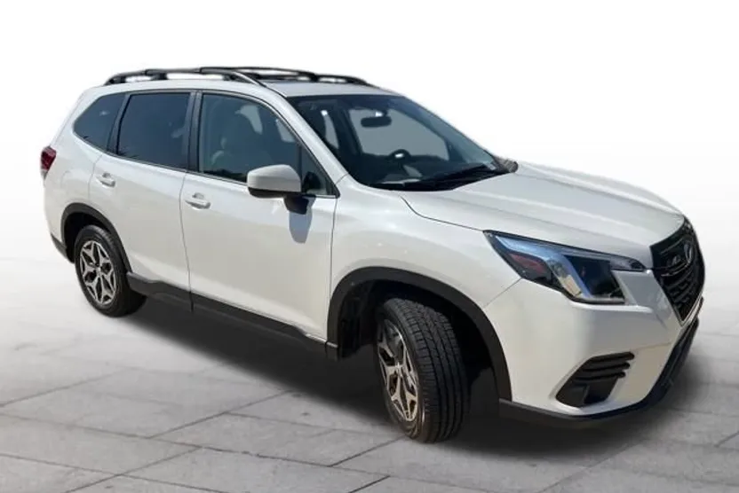 2024 Subaru Forester Premium photo 1