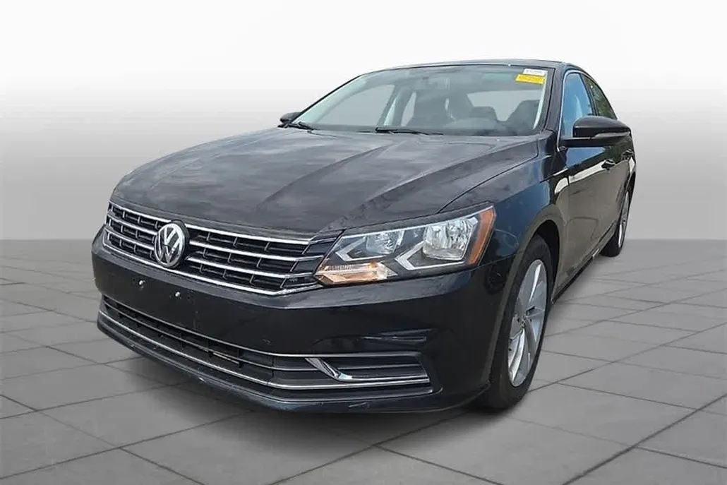 2018 Volkswagen Passat 2.0T SE photo 1