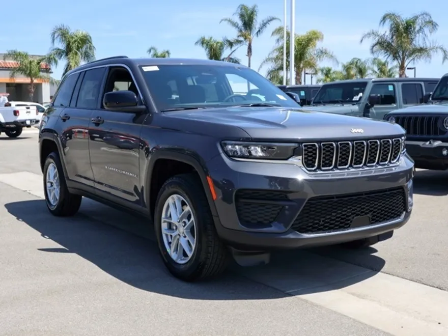 2025 Jeep Grand Cherokee Laredo X photo 1