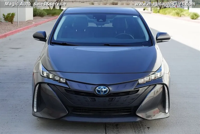 2020 Toyota Prius Prime XLE photo 1