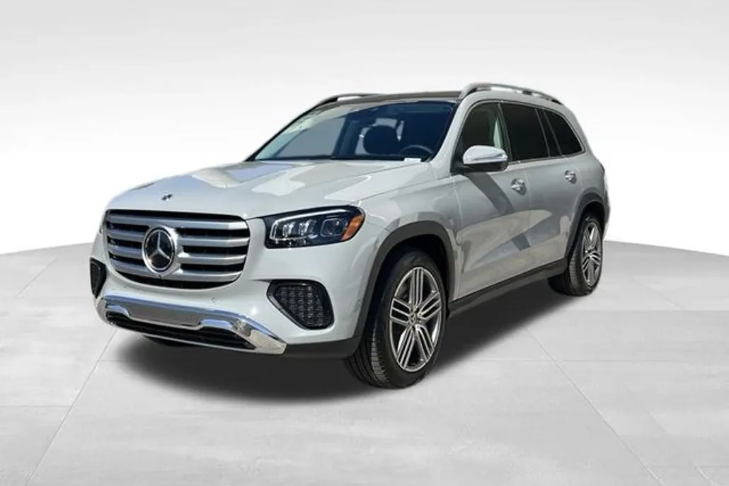 2026 Mercedes Benz GLS 450 4MATIC photo 1