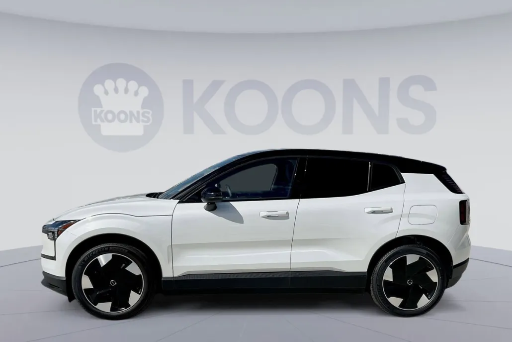 2025 Volvo EX30 Plus photo 1