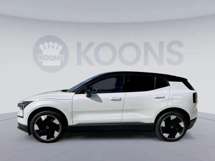 2025 Volvo EX30 Plus photo 1