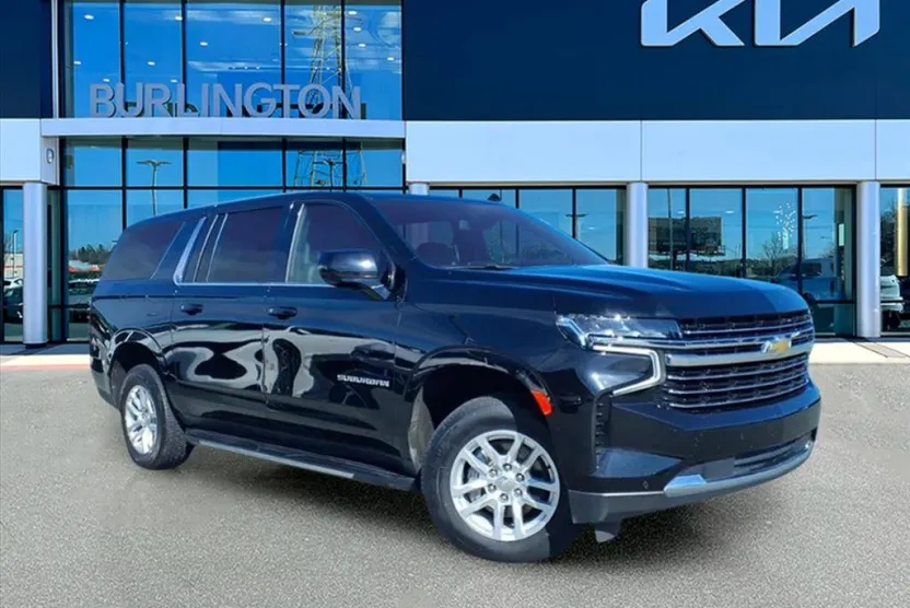 2023 Chevrolet Suburban LT photo 1