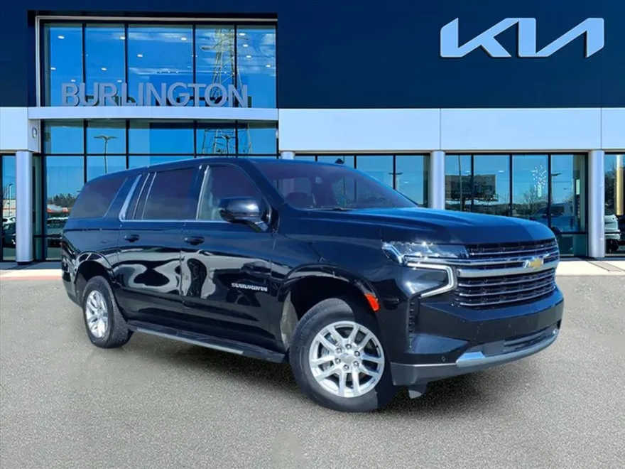 2023 Chevrolet Suburban LT photo 1