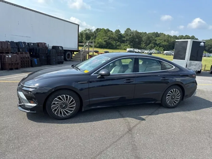 2024 Hyundai Sonata Hybrid Limited photo 1