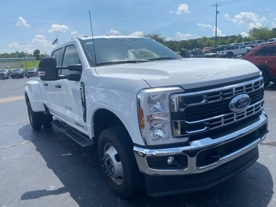 2024 Ford F-350 photo 1