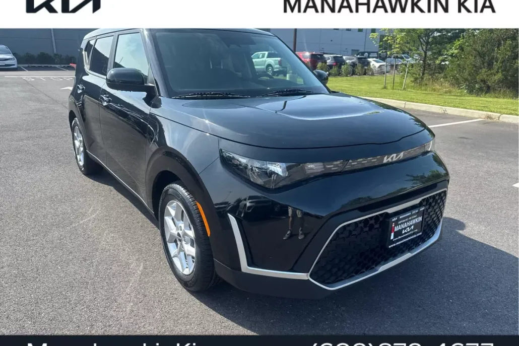 2023 Kia Soul LX photo 1