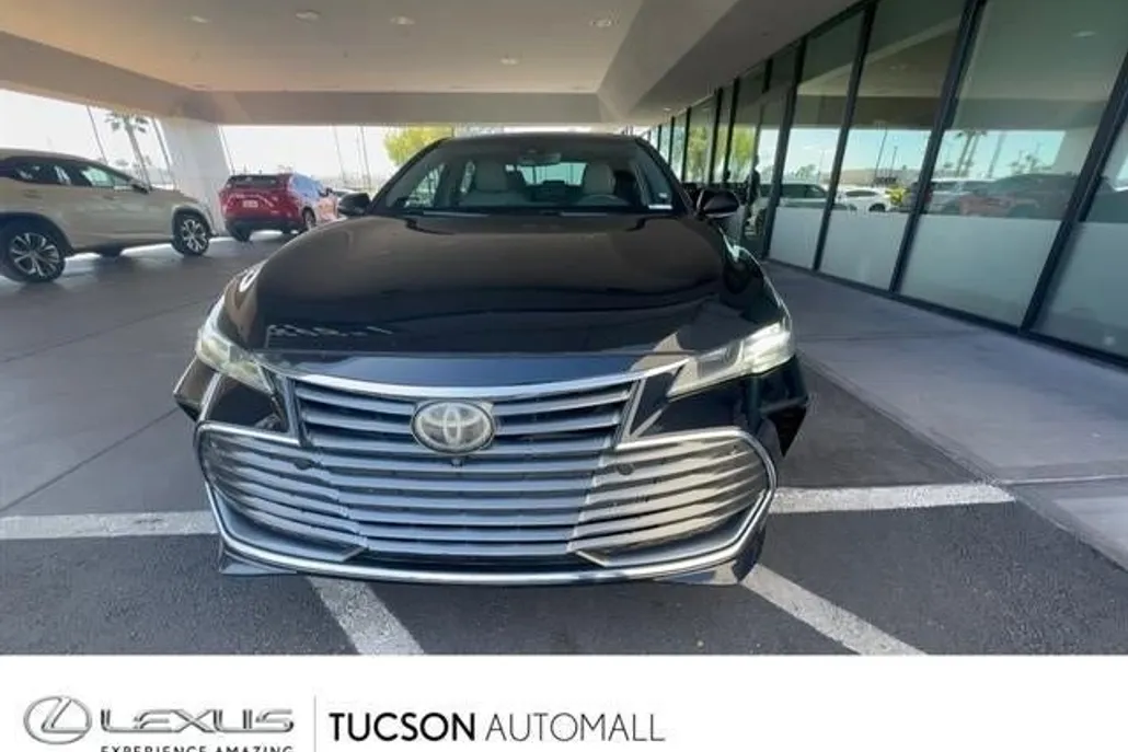 2020 Toyota Avalon Limited photo 1