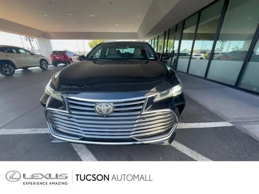 2020 Toyota Avalon Limited photo 1