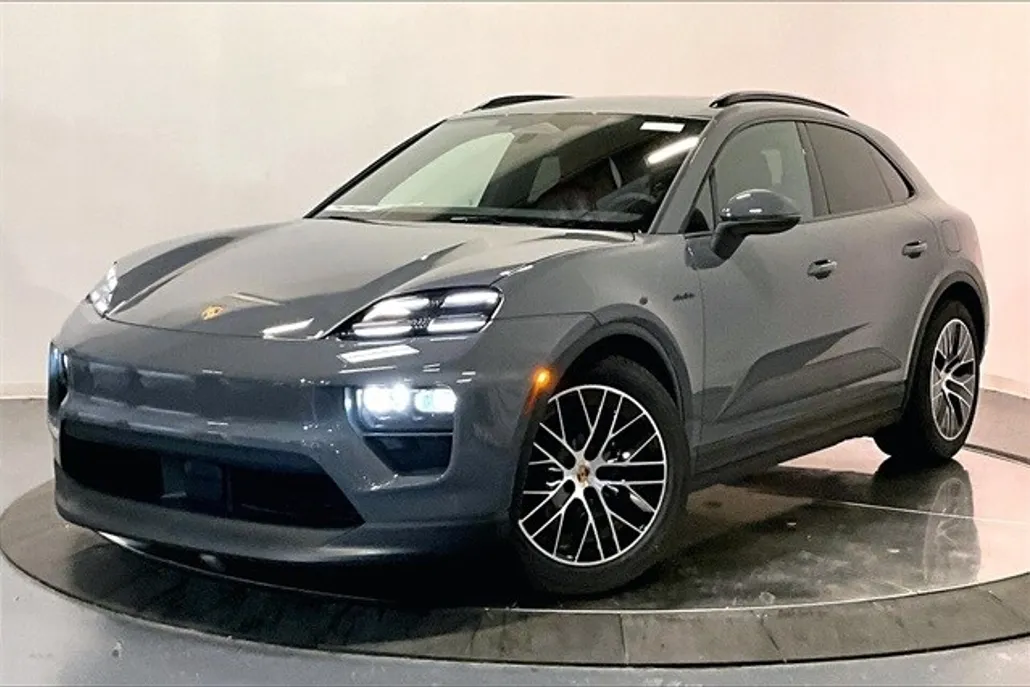 2025 Porsche Macan 4 Electric photo 1