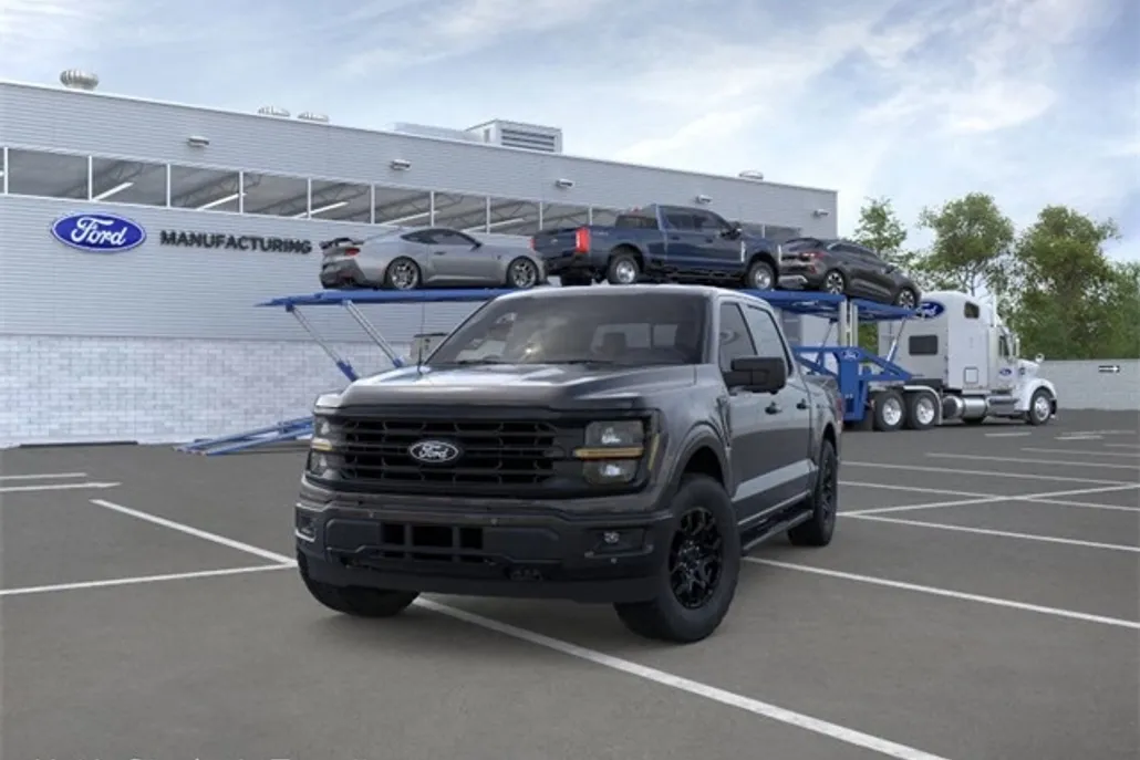 2025 Ford F-150 XLT photo 1