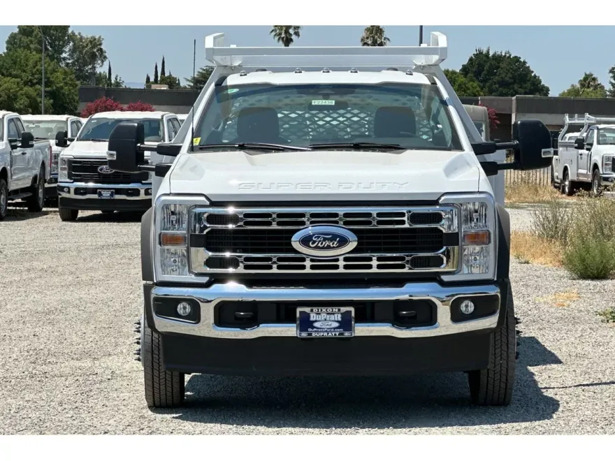 2024 Ford F-550 photo 2