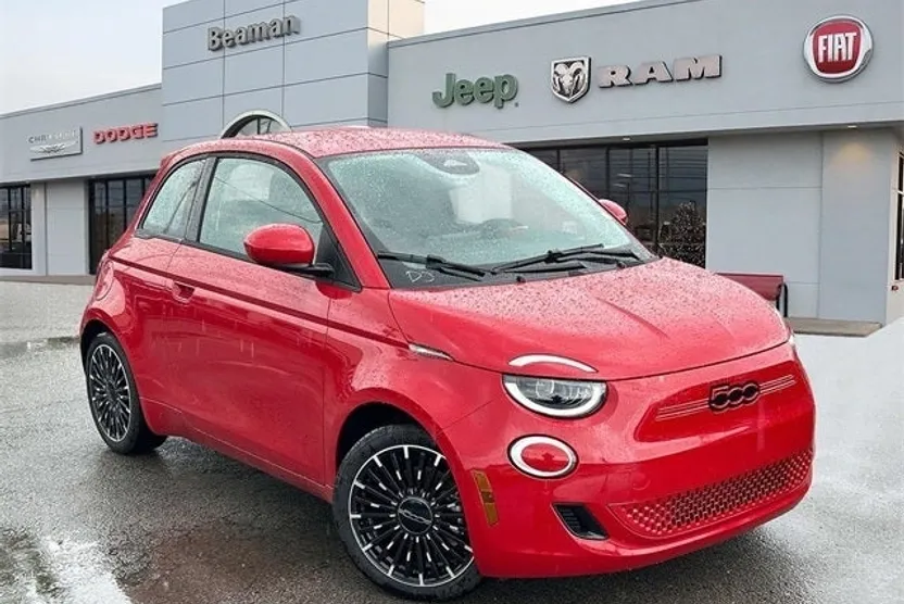 2024 Fiat 500e photo 1