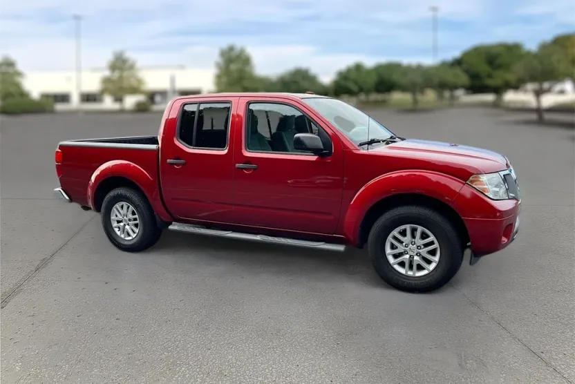 2016 Nissan Frontier SV photo 1