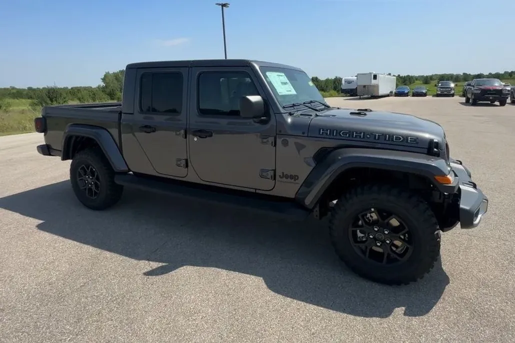 2025 Jeep Gladiator Sport photo 1