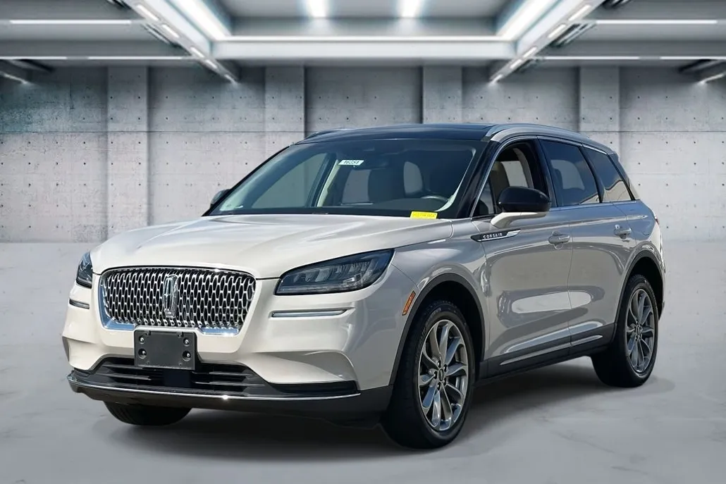 2022 Lincoln Corsair Standard photo 1