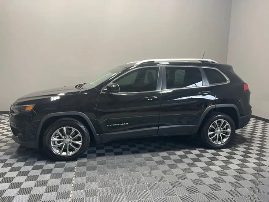 2021 Jeep Cherokee Latitude Lux photo 1