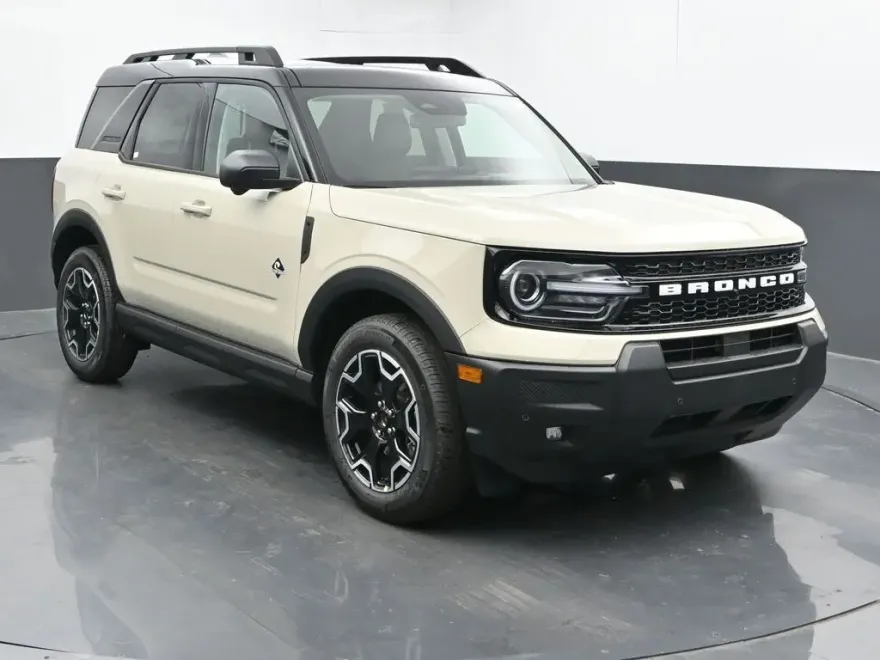 2025 Ford Bronco Sport Outer Banks photo 1