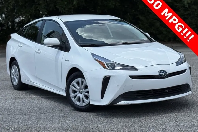 2022 Toyota Prius LE photo 1